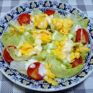 炒り卵の野菜サラダ